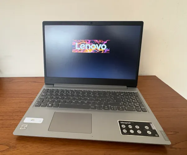 Notebook Lenovo i3 8GB SSD