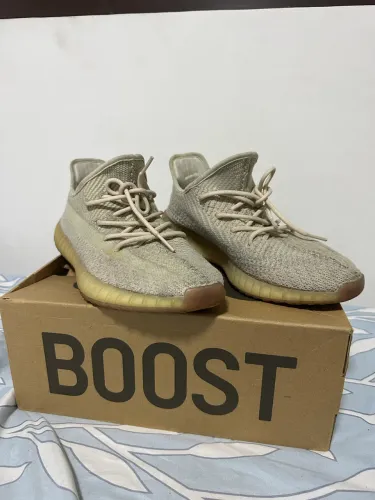 Yeezy 350 citrin 