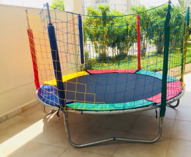 Vendo pula pula 989 reais