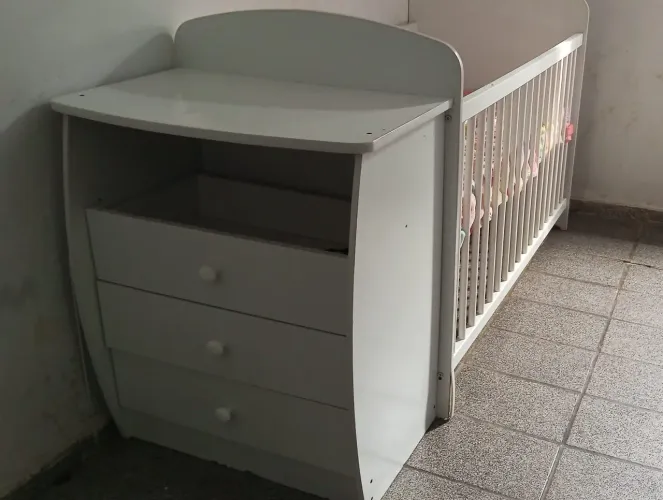 Berço com cômoda branco