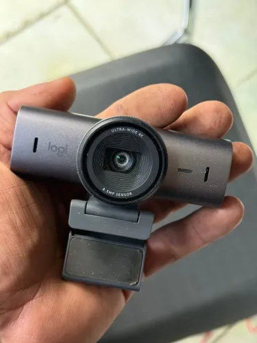 Webcam Ultra HD 4K Logitech MX Brio e Conexão USB-C