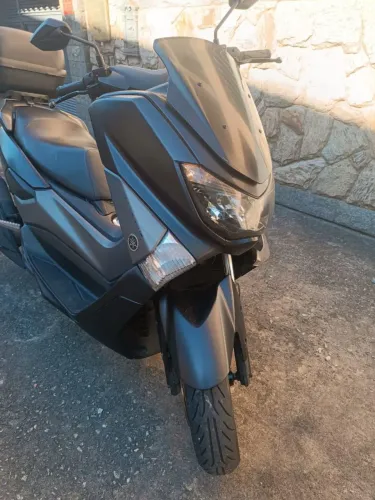 NMAX 160 PRETA