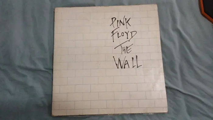 Lp The wall