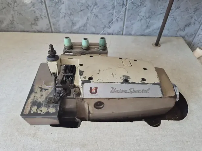 Máquina overlock industrial Union Special