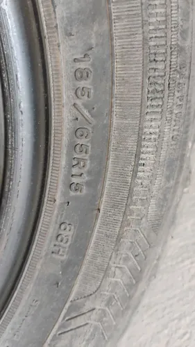 Pneu aro 15 Goodyear 185/65 r15