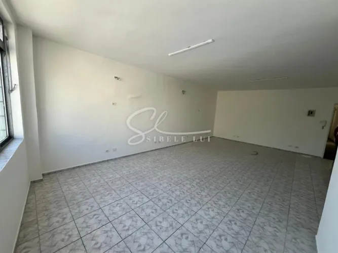 ALUGA-SE COMERCIAL NO EDIFICÍO JOSÉ - SANTOS/SP