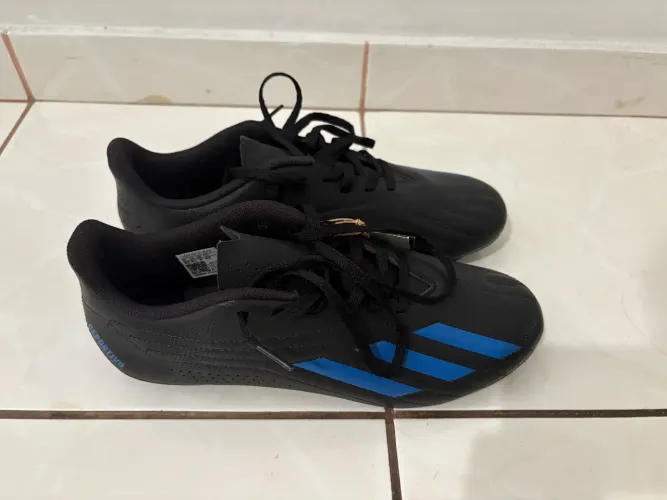 Chuteira Adidas Deportivo II