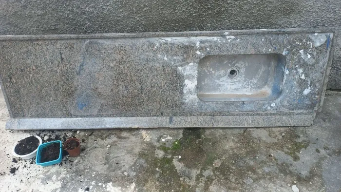 Bancada de granito completa com cuba 
