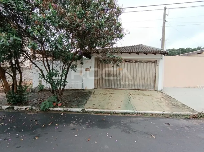 Casa de 3 dormitórios com piscina em Condomínio Residencial Samambaia, São Carlos