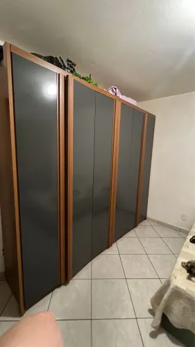 Guarda-roupa semi novo