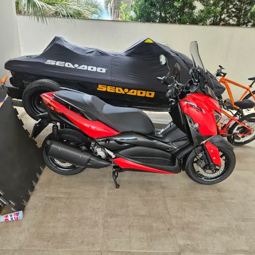 Vendo Xmax 22/23 abaixo FIPE