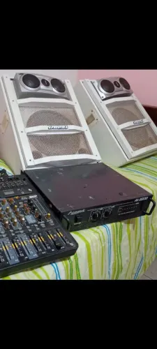 Amplificador + mesa 12 ch + 2 cx passiva