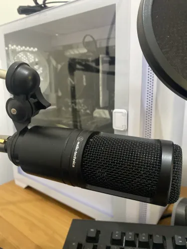 Microfone AT2020