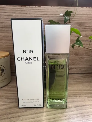 Perfume Chanel Nº 19 Eau de Toilette 100 ml - Original
