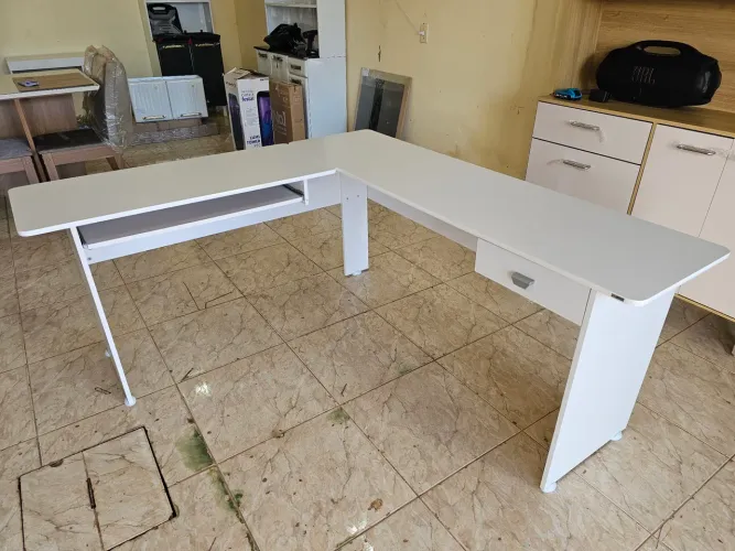 Mesa L de escritório MDF nova