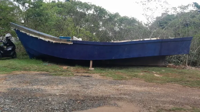 VENDO BARCO DE FIBRA NOVO