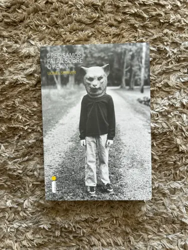 Livro precisamos falar sobre o Kevin