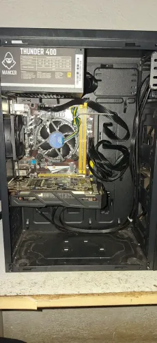 PC I3-8300 + RX 460 (DEFEITO)