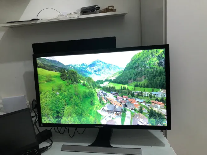 Monitor SAMSUNG 28 polegadas 4K