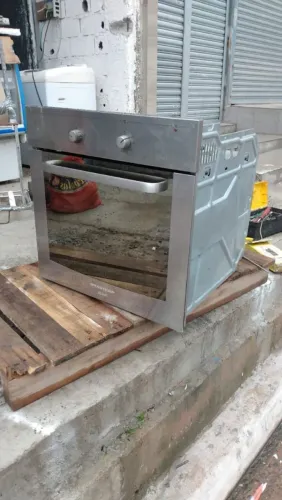 Forno embutir. Brastemp. 60 litros. Com ventilação forçada. 700 reais