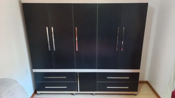 Guarda roupa de 5 portas
