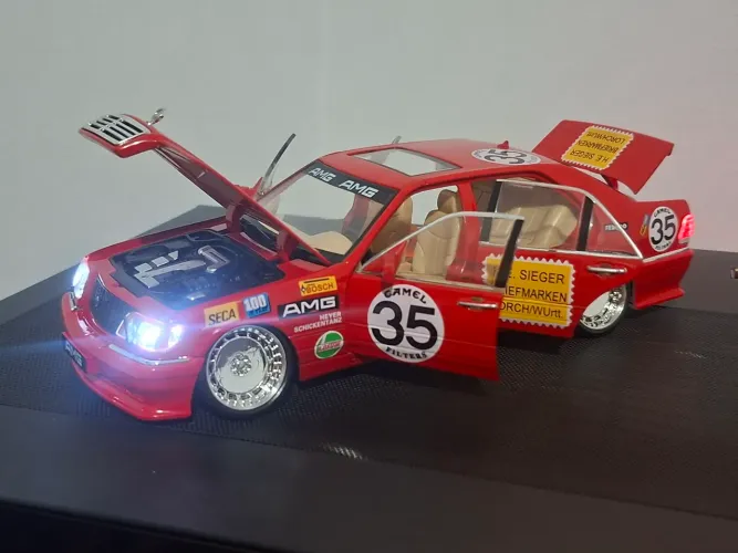 Mercedes Benz 1\24 20cm~