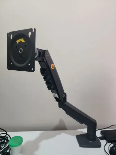 Suporte articulado para monitor
