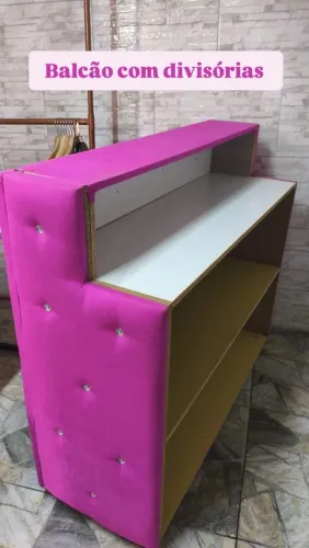 Balcão Caixa Estofado Pink com Divisória - Ótimo Estado