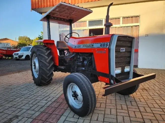 Trator Agrícola Mf Massey Ferguson 265 4x2 (Simples) com Capota, Ano 1983