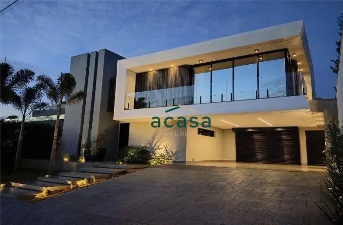 Sobrado com 4 suítes sendo uma master à venda, 480 m² - Santo Inácio - Cascavel/PR