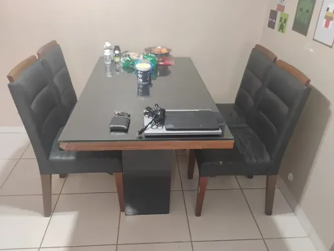 Mesa de Jantar Retangular de Madeira (Usada)
