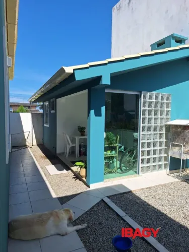 Excelente Casa 2 dormitório(s) em São João do Rio Vermelho - Florianópolis