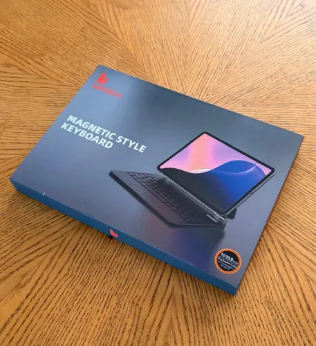 Capa com Teclado Magnético e Touchpad para iPad 10,9/11? - Nova