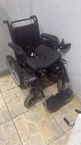 Cadeira rodas motorizada 