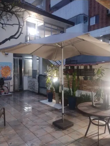 Ombrelone Central 2,71x2,85x2,85m em Alumínio Taupe Sonora LED Naterial