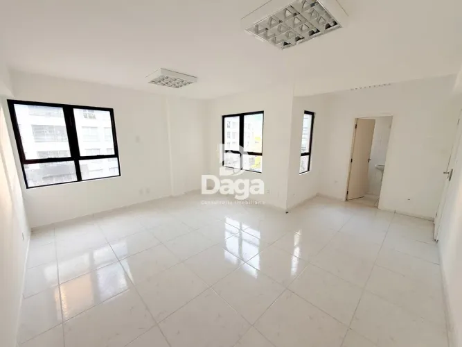 Sala comercial com Vaga na Trindade, Florianópolis/SC