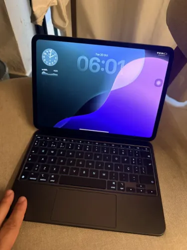 iPad Pro 11" M4 256GB Preto + Magic Keyboard Oficial | Bateria 100% | Como Novo