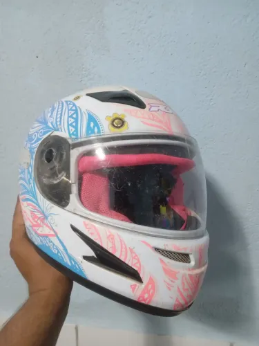 Capacete feminino