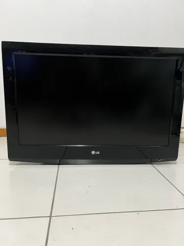 TV LG 32 polegadas, não é smart 