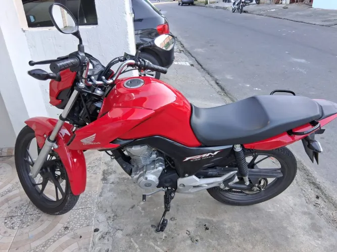 Vendo uma moto fan 2023 