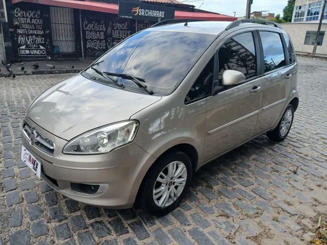 Fiat Idea Attractive 1.4 Fire Flex 8V 5P 2015