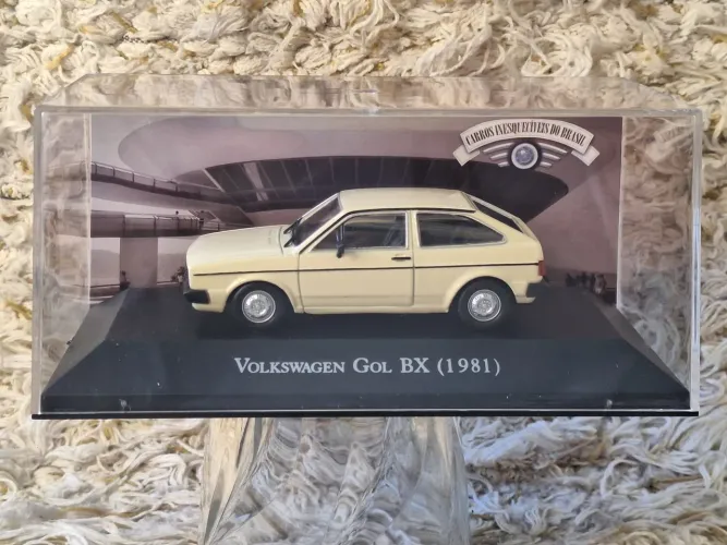 Miniatura Volkswagen Gol BX 1981 - Carros Inesquecíveis do Brasil
