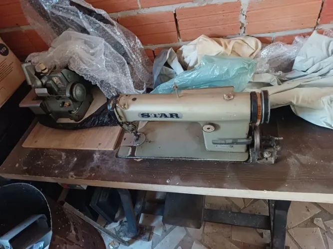 Máquina industrial reta , usada no estado 