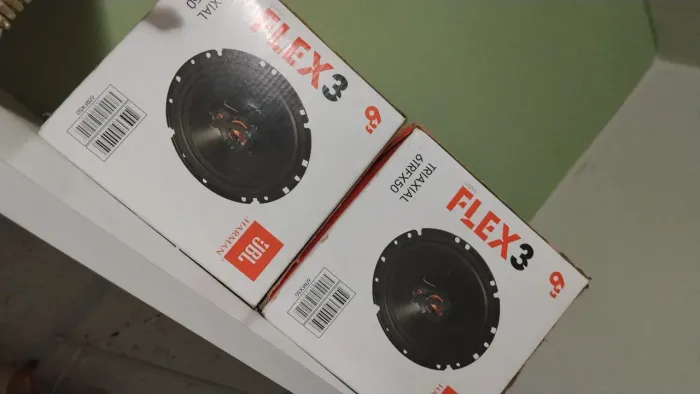 Alto falante JBL interno automotivo
