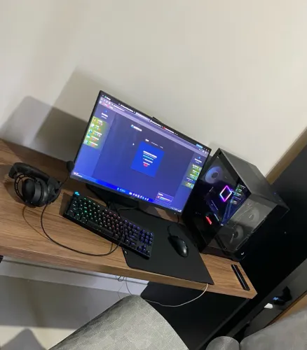 PC GAMER COMPLETO R7 5700X RX 7600 300HZ