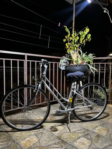 Giant Cypress ST 2006 Vélo Hybride confort (importada)