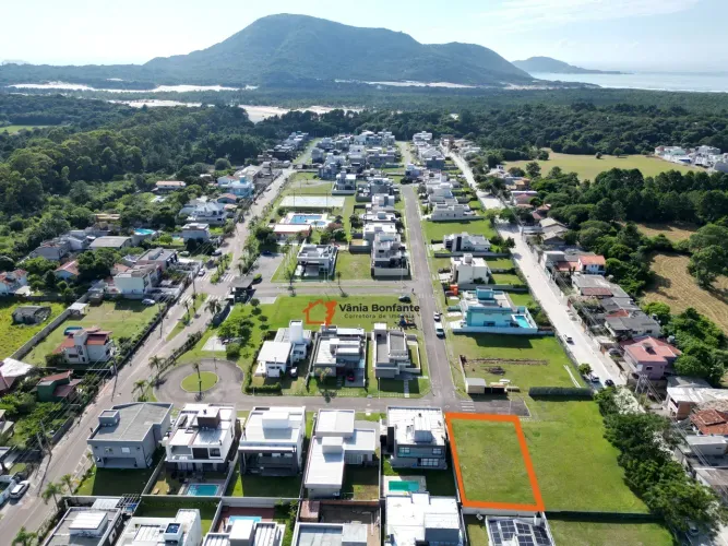Terreno com Escritura Pública em condomínio fechado no Red Park - Florianópolis