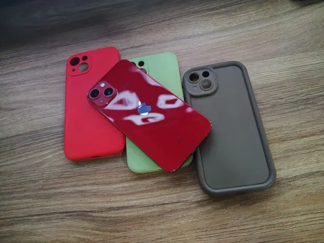 iPhone 13 Product Red