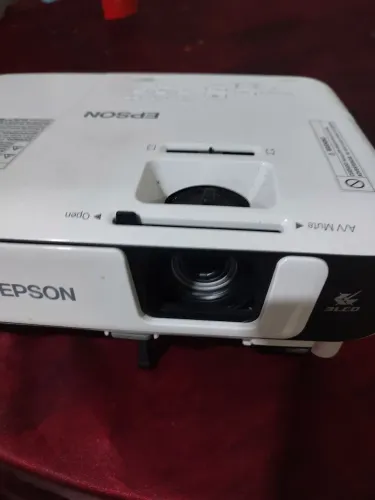 Projetor Epson S41+ usado
