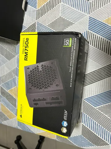 Fonte CORSAIR RM750e com NF
